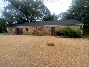 846 Ellis St, Roswell, GA à louer Photo intérieure– Image 1 sur 3