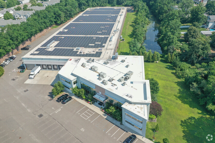 85 Harbor Rd, Port Washington, NY à louer - Photo de l’immeuble – Image 3 sur 11