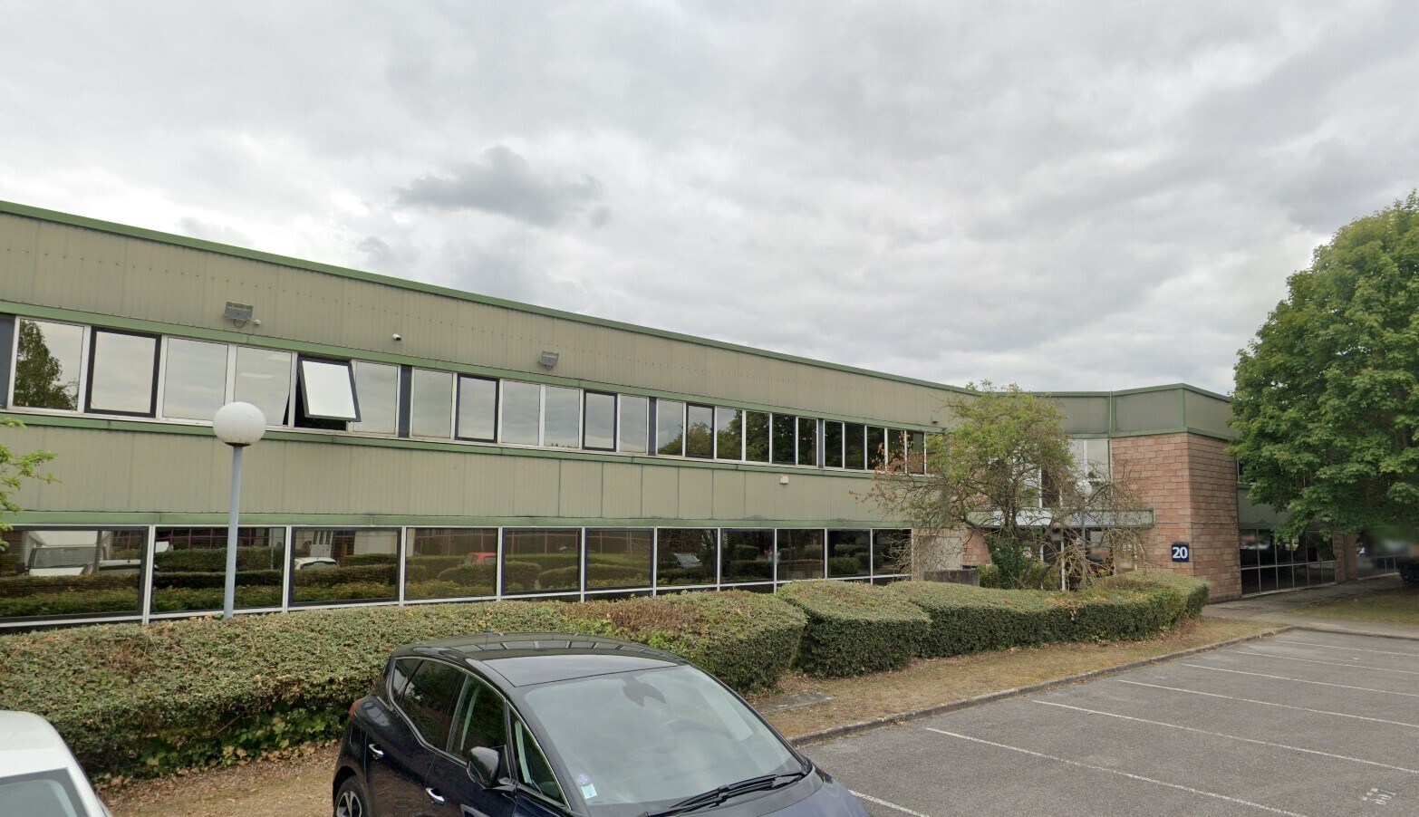 Local d’activités dans Saint-Thibault-des-Vignes à louer Photo principale– Image 1 sur 2