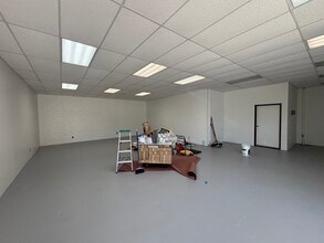 1519-1525 S Bundy Dr, Los Angeles, CA à louer Photo intérieure– Image 1 sur 2