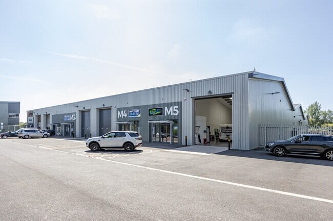 Plus de détails pour Crown Close, Taunton - Industriel/Logistique à louer