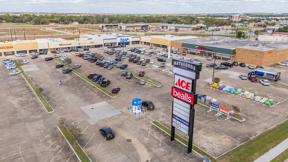 4000 7th St, Bay City, TX à louer - Aérien – Image 2 sur 18