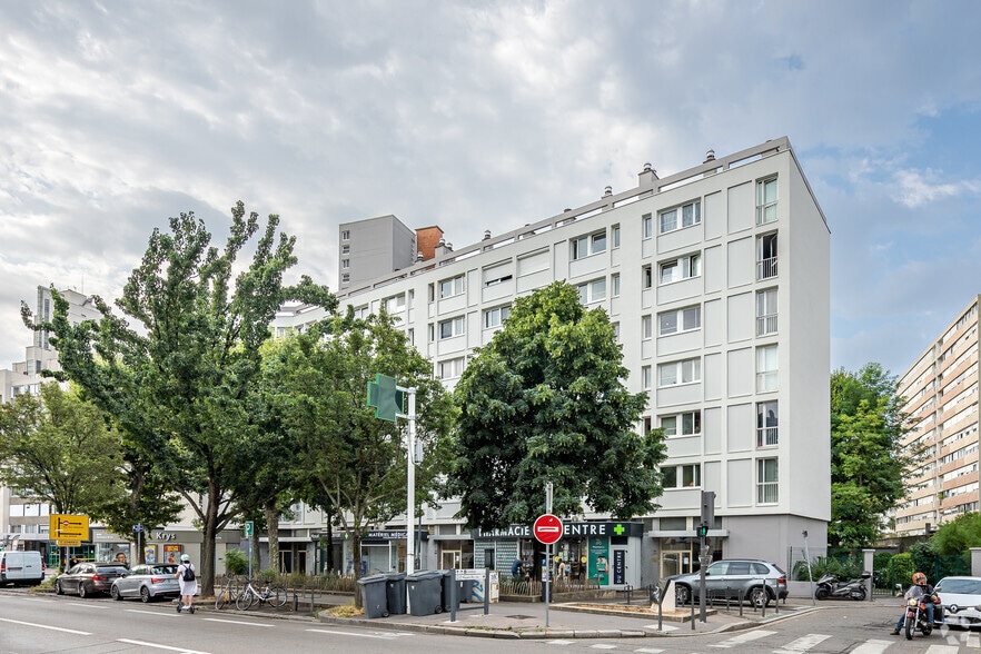 Local commercial dans Villeurbanne à louer - Photo de l’immeuble – Image 3 sur 4