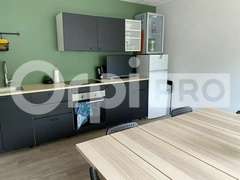 Local d’activités dans Villefranche-sur-Saône à louer - Photo de l’immeuble – Image 2 sur 8