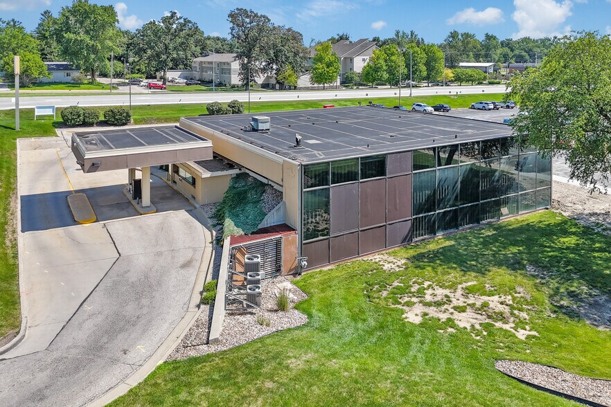 3910 Lincoln Way, Ames, IA à vendre - Photo de l’immeuble – Image 3 sur 6