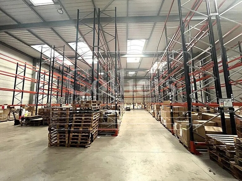 Local d’activités dans Roquefort-la-Bédoule à louer - Photo intérieure – Image 2 sur 9