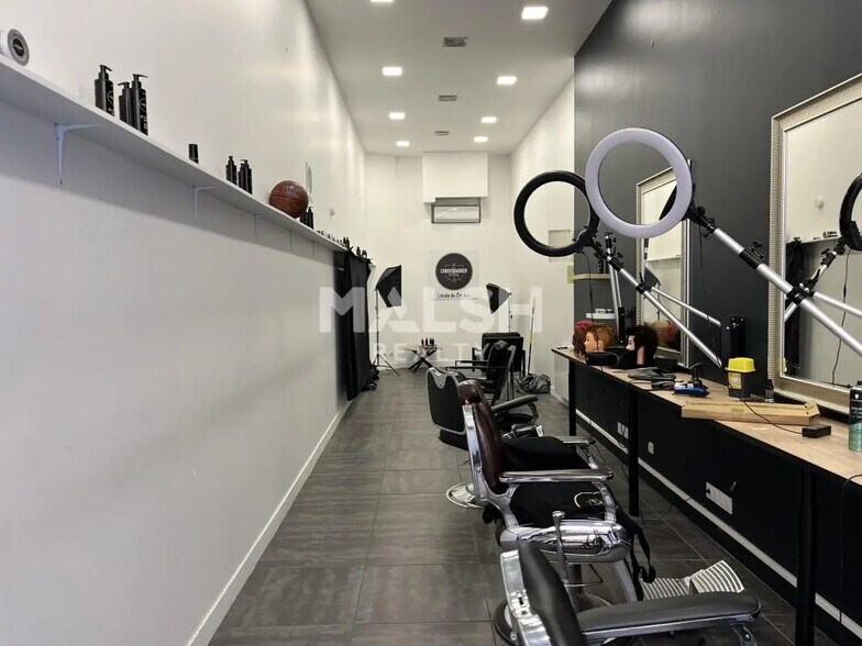 Local d’activités dans Lyon à louer - Photo intérieure – Image 2 sur 3