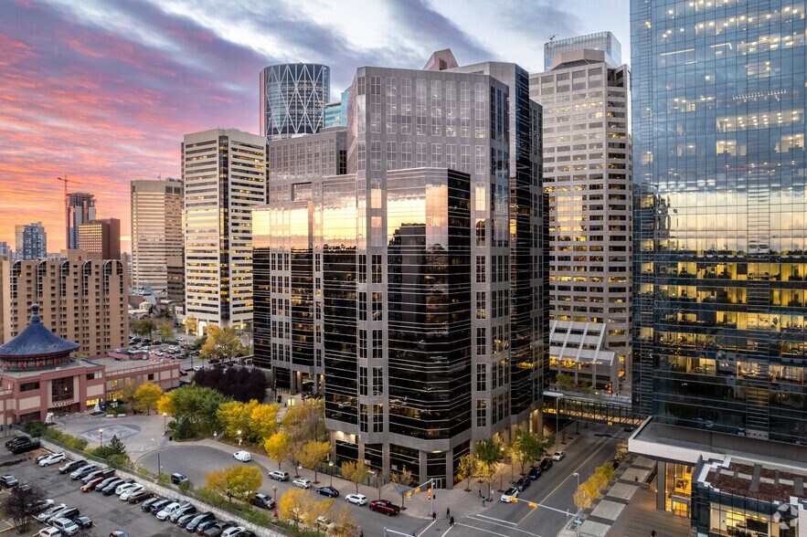 250 2nd St SW, Calgary, AB à louer - Photo de l’immeuble – Image 2 sur 11