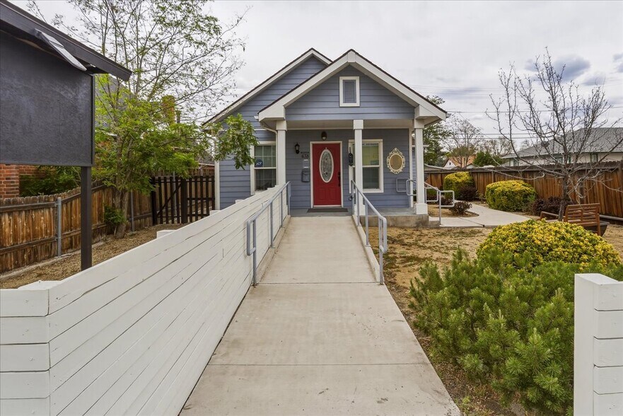 438 Pyramid Way, Sparks, NV à vendre - Photo de l’immeuble – Image 1 sur 36
