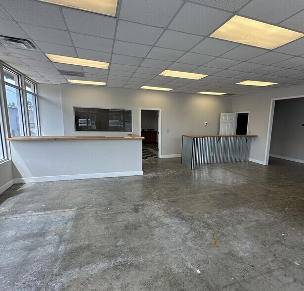 27 N Pond St, Toccoa, GA à louer - Photo intérieure – Image 3 sur 8