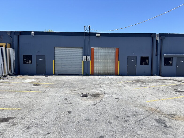 1846-1848 NW 22nd St, Miami, FL à louer - Photo de l’immeuble – Image 3 sur 4