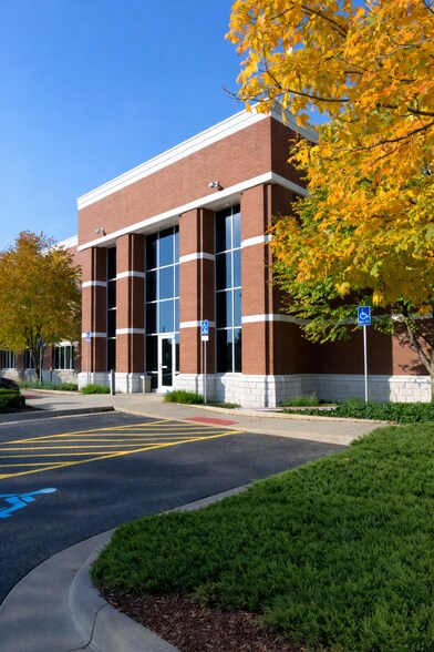 985 Gezon Pky SW, Grand Rapids, MI à louer - Photo de l’immeuble – Image 2 sur 5