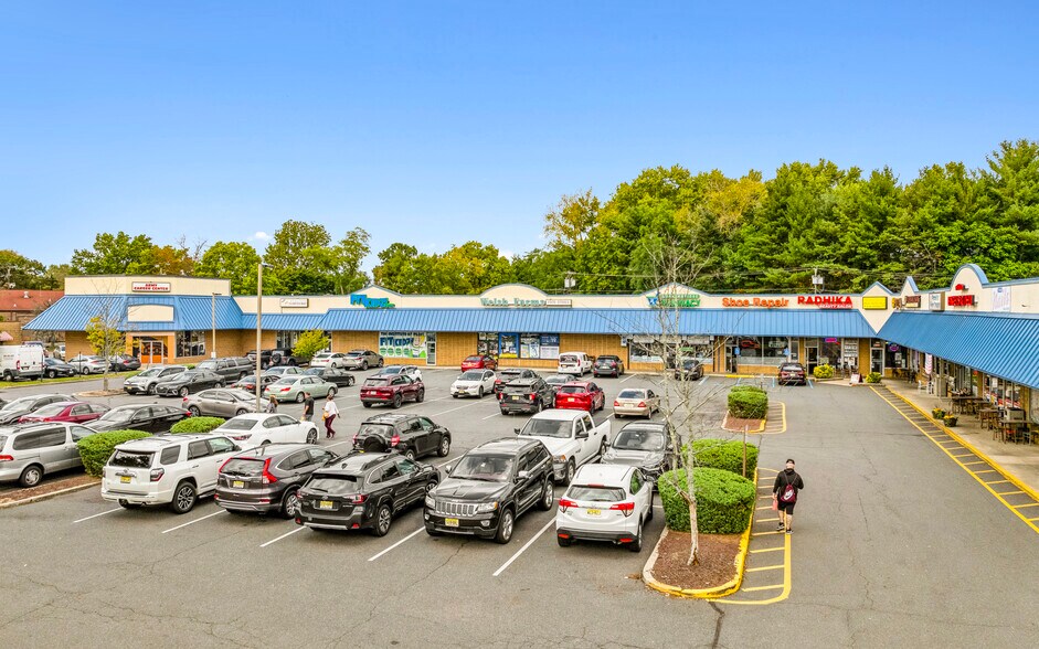 20-116 Flock Rd, Mercerville, NJ à louer - Photo de l’immeuble – Image 3 sur 7