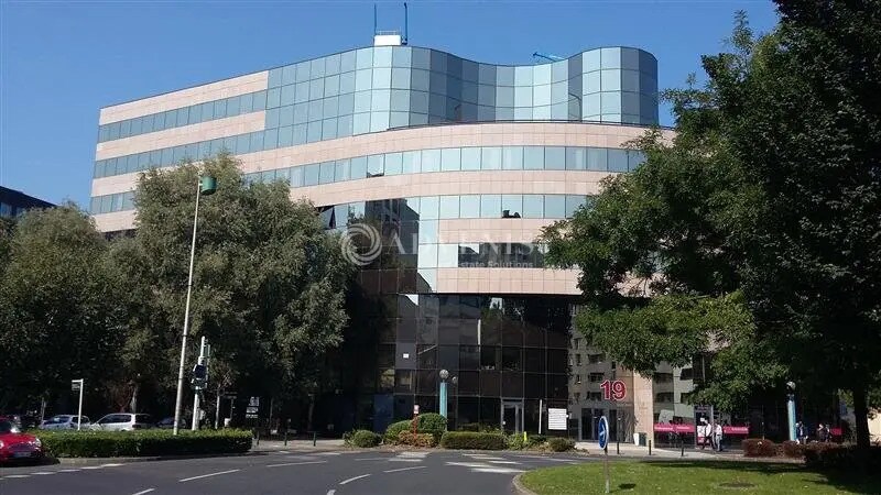 Bureau dans Noisy-le-Grand à louer - Photo de l’immeuble – Image 1 sur 10