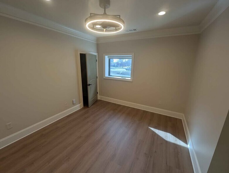 712 Oak St, Gainesville, GA à louer - Photo de l’immeuble – Image 2 sur 5