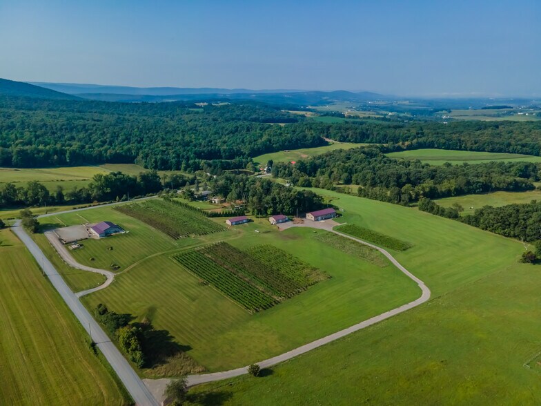 596 Harman Rd, Halifax, PA à vendre - Photo de l’immeuble – Image 1 sur 1