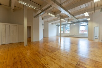 219 Dufferin St, Toronto, ON à louer Photo de l’immeuble– Image 2 sur 7
