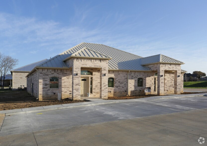 6144 Precinct Line Rd, Hurst, TX à louer - Photo de l’immeuble – Image 3 sur 7