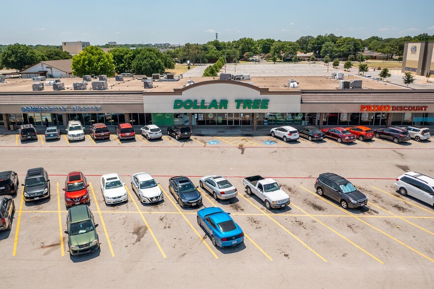 500-1042 W University Dr, Denton, TX à louer - Photo de l’immeuble – Image 2 sur 9