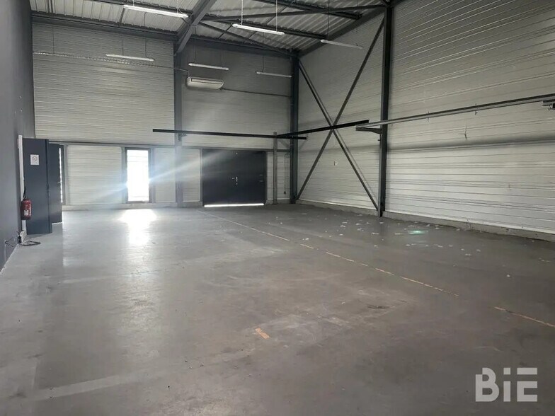 Local d’activités dans Mérignac à louer - Photo de l’immeuble – Image 3 sur 9
