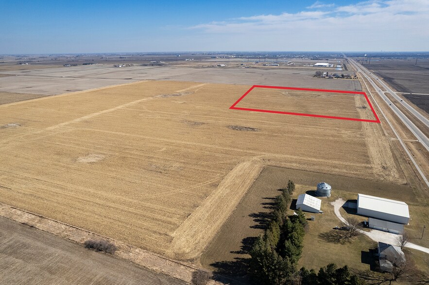 Hickman Rd, Adel, IA à vendre - Photo de l’immeuble – Image 2 sur 3