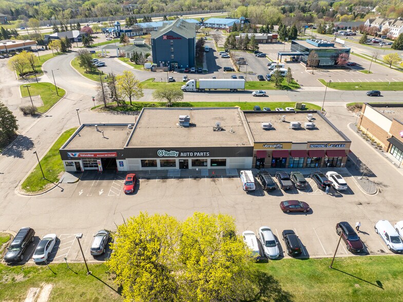 1988 Rahncliff Ct, Eagan, MN à vendre - Photo principale – Image 1 sur 10