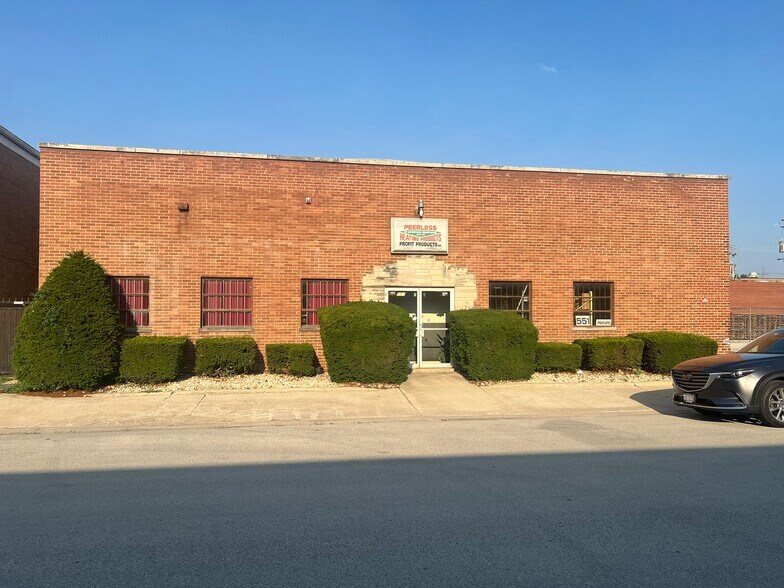 551 Hyde Park Ave, Hillside, IL à vendre - Photo de l’immeuble – Image 1 sur 25