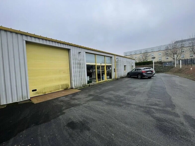Local d’activités dans Bretteville-sur-Odon à louer - Photo de l’immeuble – Image 1 sur 8