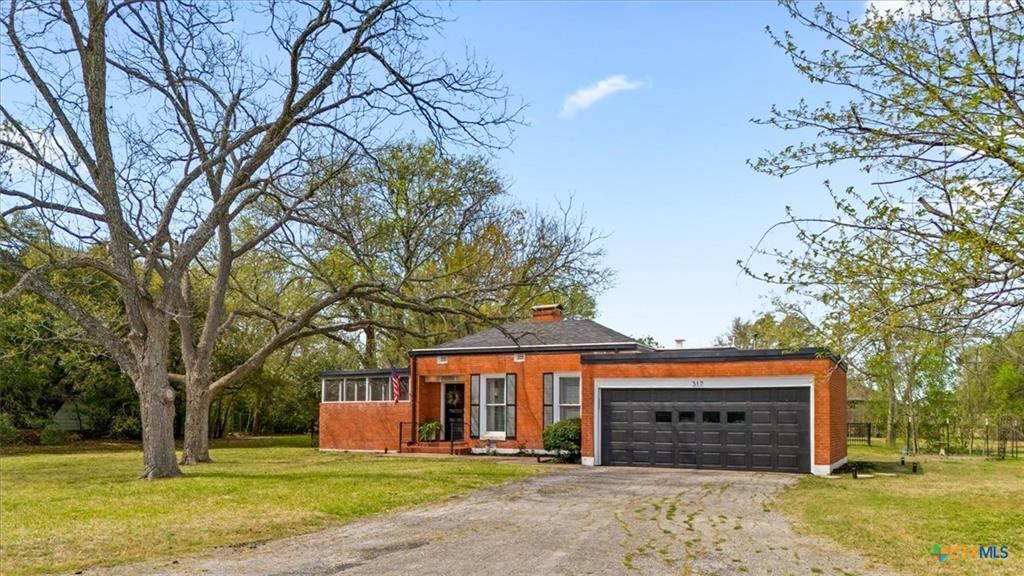 317 San Jacinto St, Lockhart, TX à vendre Photo principale– Image 1 sur 41