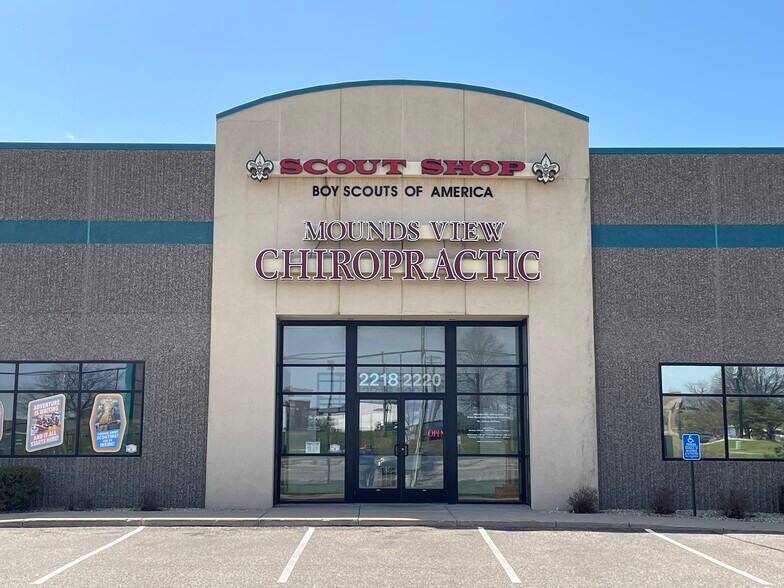 2214-2222 Highway 10, Mounds View, MN à louer - Photo de l’immeuble – Image 2 sur 16