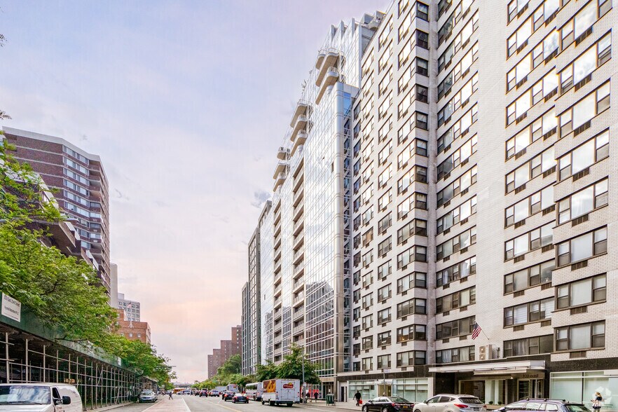 340 E 23rd St, New York, NY à vendre - Photo de l’immeuble – Image 3 sur 5