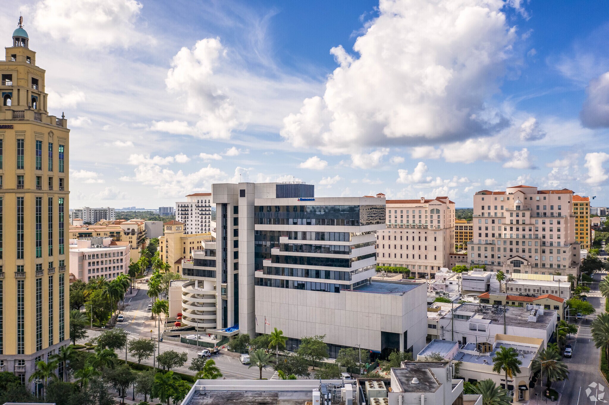 150 Alhambra Cir, Coral Gables, FL à louer Photo de l’immeuble– Image 1 sur 19