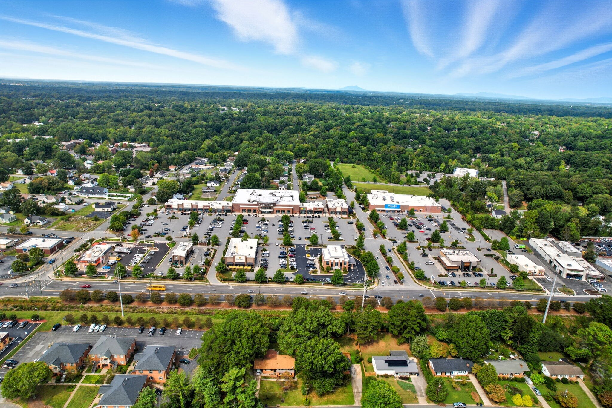 208-278 Harvey St, Winston-Salem, NC à louer Photo principale– Image 1 sur 7