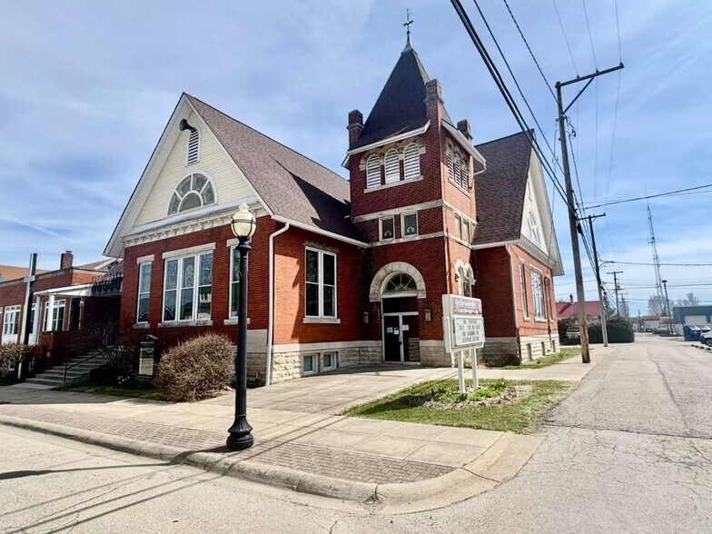 13 E High St, Jeffersonville, OH à vendre - Photo principale – Image 1 sur 29