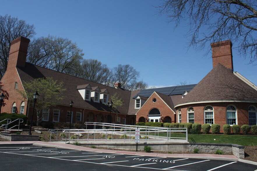 10 Route 31 N, Pennington, NJ à louer - Photo de l’immeuble – Image 1 sur 5