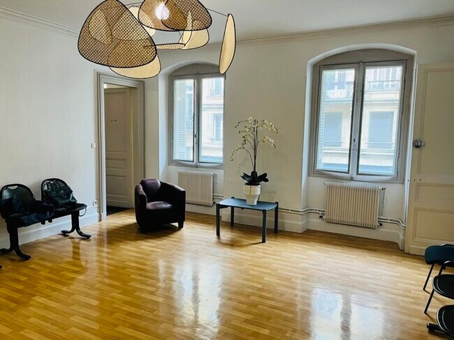 Plus de détails pour Bureau à vendre