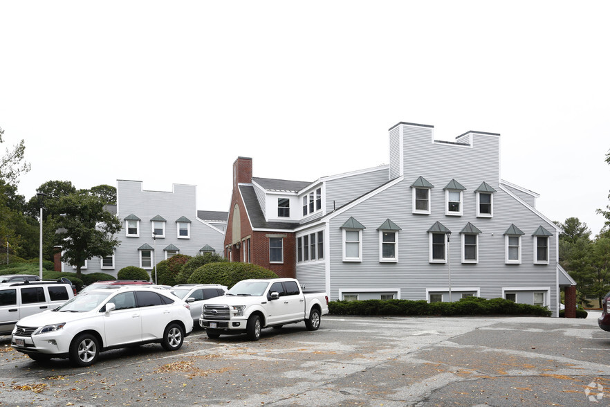 266 Main St, Medfield, MA à louer - Photo de l’immeuble – Image 3 sur 7