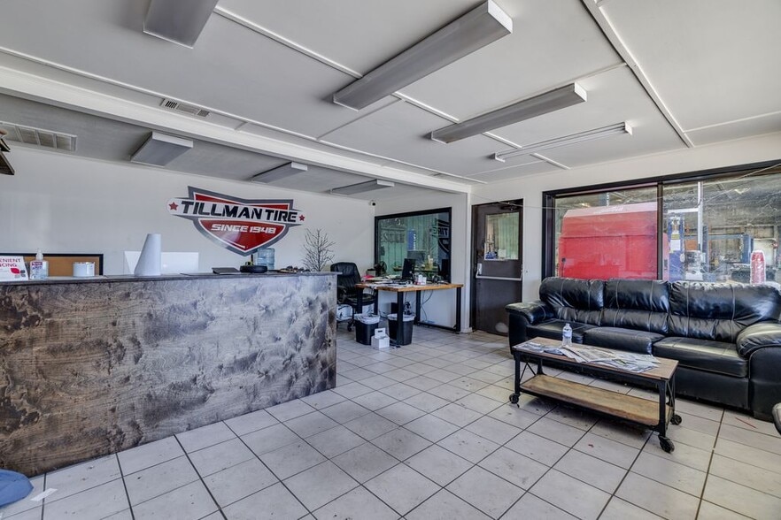 1914 Cypress St, West Monroe, LA à vendre - Photo intérieure – Image 3 sur 25