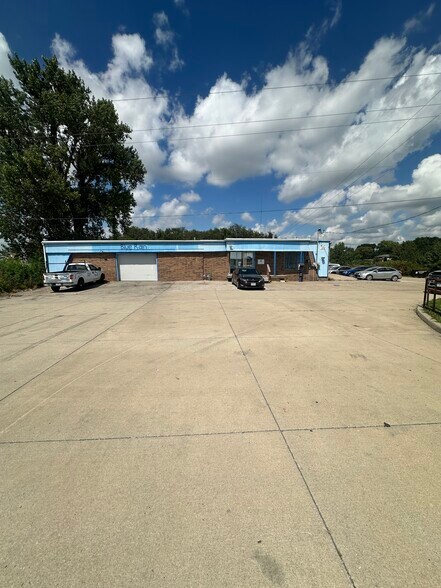 8100 E 40 Hwy, Kansas City, MO à vendre - Photo de l’immeuble – Image 1 sur 11