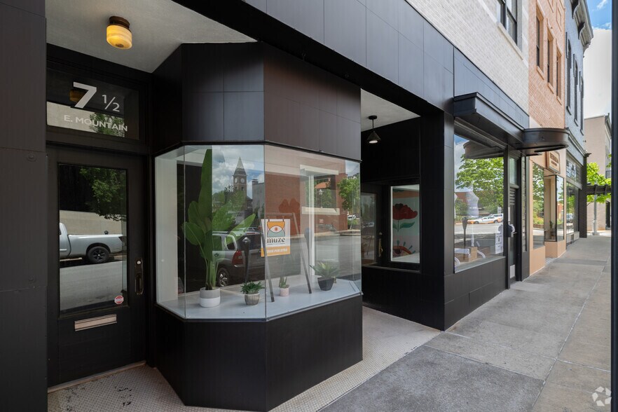 3-7 E Mountain St, Fayetteville, AR à louer - Photo de l’immeuble – Image 2 sur 12