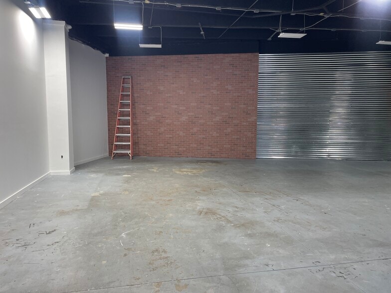 18315 W Dixie Hwy, Miami, FL à louer - Photo de l’immeuble – Image 3 sur 12