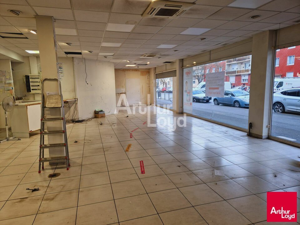 Local commercial dans Vendôme à louer Photo de l’immeuble– Image 1 sur 5