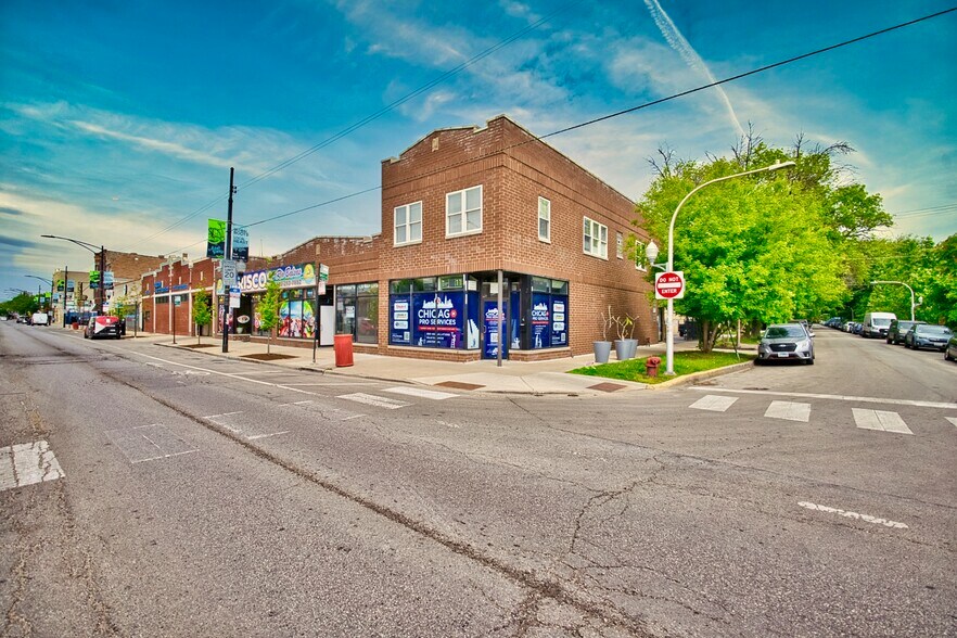 3034-3040 W Montrose Ave, Chicago, IL à vendre - Photo de l’immeuble – Image 2 sur 37