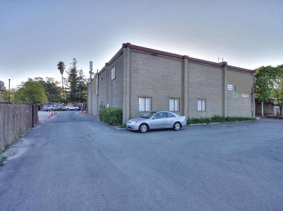 170 Ford Way, Novato, CA à louer - Photo de l’immeuble – Image 2 sur 12