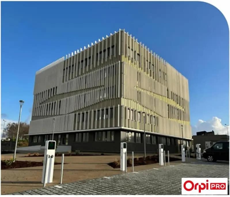 Bureau dans Saint-Brieuc à vendre Photo de l’immeuble– Image 1 sur 9