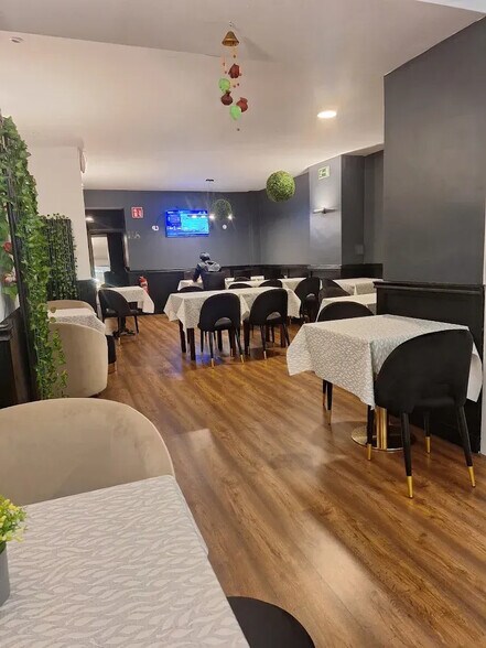 Immeuble residentiel dans Madrid, Madrid à vendre - Photo intérieure – Image 2 sur 2
