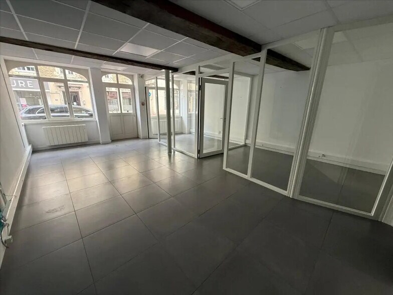 Bureau dans Bourg-en-Bresse à vendre - Photo de l’immeuble – Image 2 sur 4