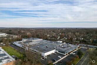 15-01 Pollitt Dr, Fair Lawn, NJ - Vue aérienne  vue de carte - Image1
