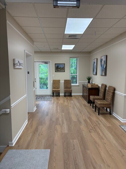 1425 Piedmont Dr E, Tallahassee, FL à louer - Photo de l’immeuble – Image 2 sur 17