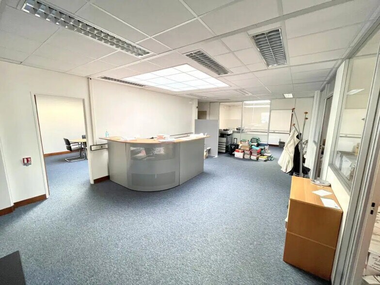 Bureau dans Saint-Germain-en-Laye à vendre - Photo intérieure – Image 3 sur 6